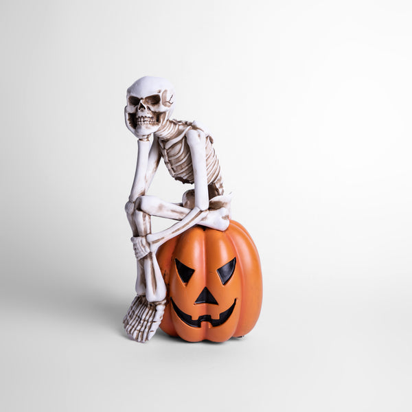 Esqueleto sobre Calabaza
